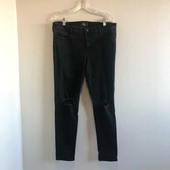 🌼 3/$30 | EUC | Ladies Abercrombie & Fitch Skinny Jeans - Picture 1 of 3